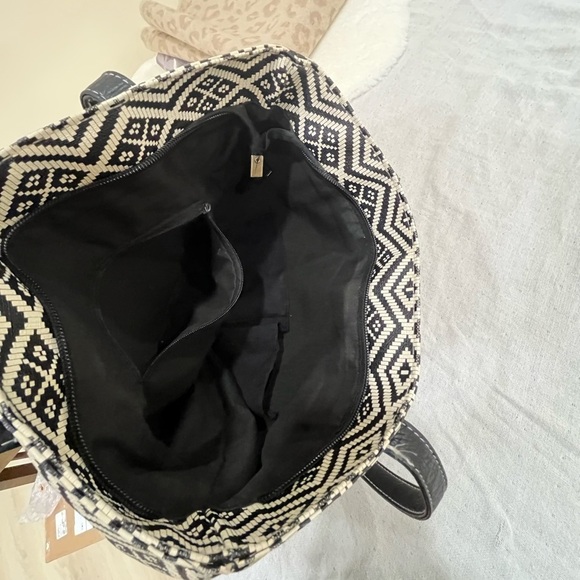 Black and White Geometric Tote Bag - Picture 9 of 13